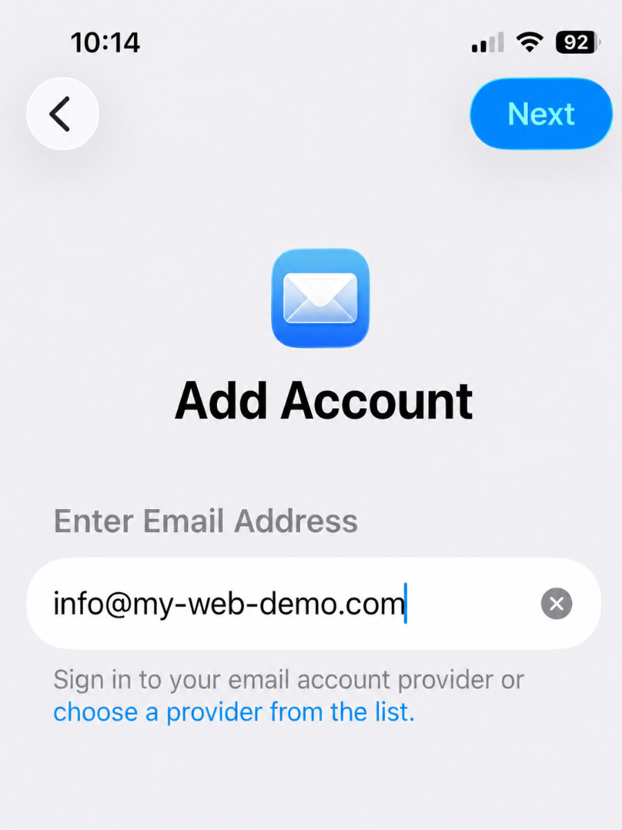 iPhone Eingabemaske Account hinzufügen mit eingetragener E-Mail-Adresse und markiertem Button Weiter